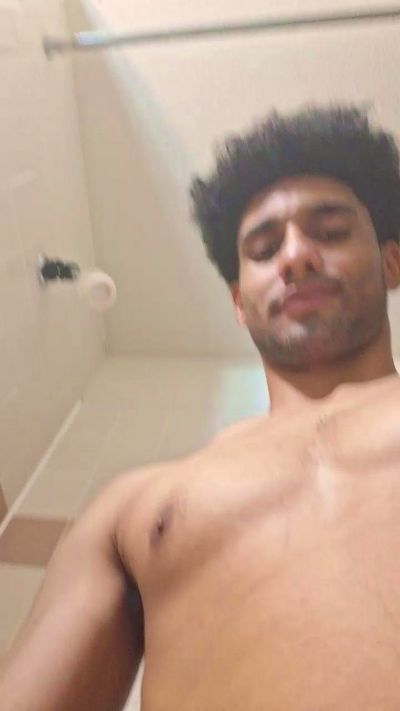 MrStealUrgirl77 live cam on Cam4