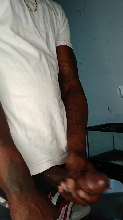 MrTinyDicc live cam on Cam4