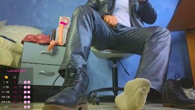 MrTom_ live cam on Cam4