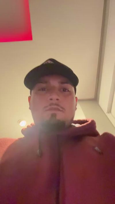 Mrmalvadin live cam on Cam4