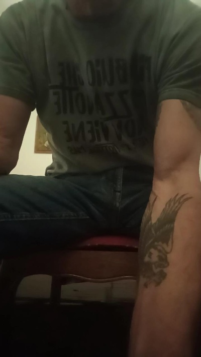 Mrpaz22 live cam on Cam4