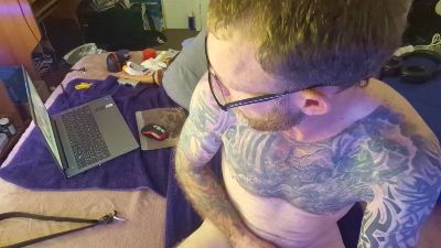 Mrrightnow881 live cam on Cam4
