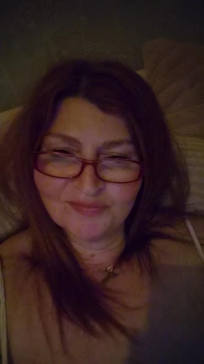 Mswhiskers live cam on Cam4