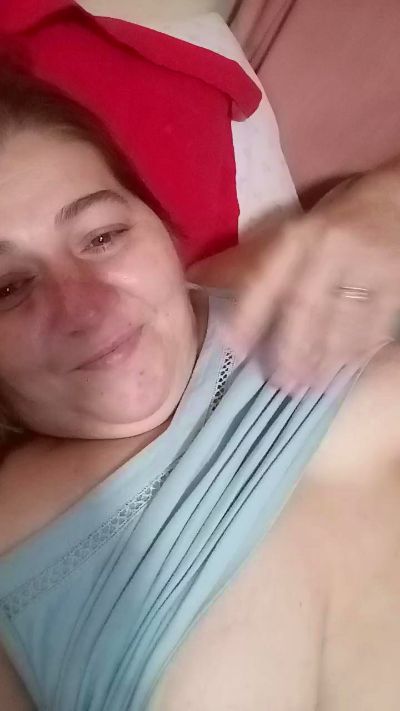 Mujerbaliente live cam on Cam4
