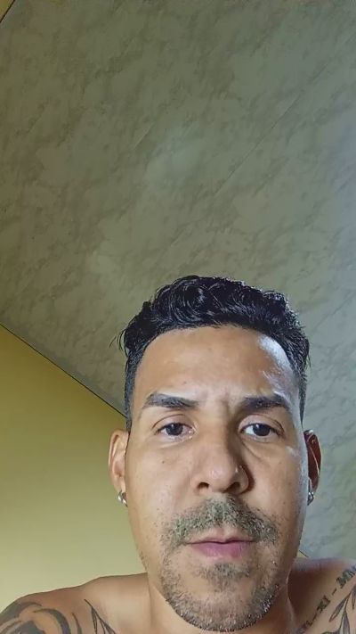 Musclesexyboy1 live cam on Cam4
