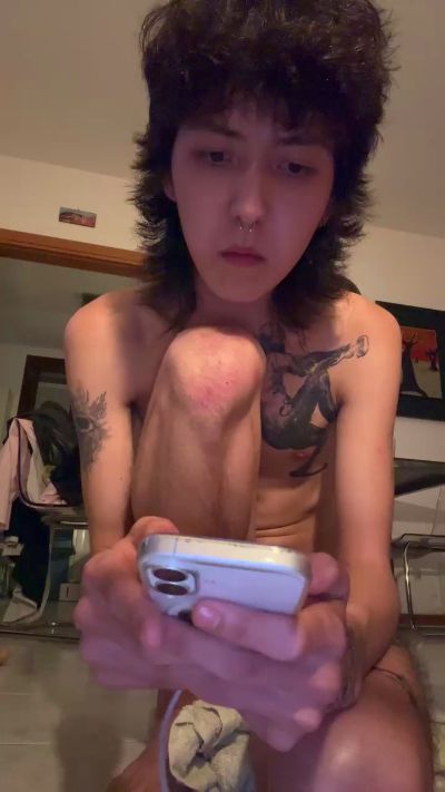 MusclversVE live cam on Cam4