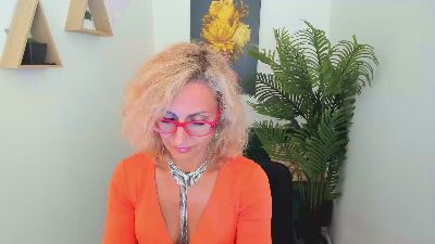 MuseOfStage live cam on Cam4