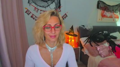 MuseOfStage live cam on Cam4