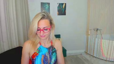 MuseOfStage live cam on Cam4