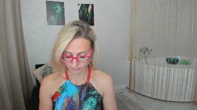 MuseOfStage live cam on Cam4