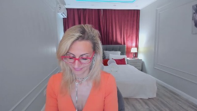 MuseOfStage live cam on Cam4