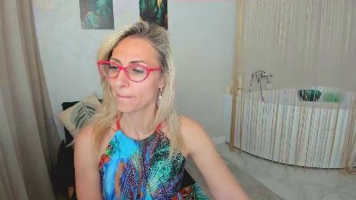MuseOfStage live cam on Cam4