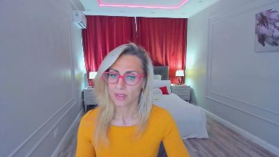 MuseOfStage live cam on Cam4