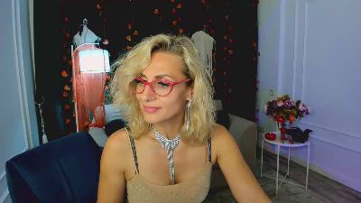 MuseOfStage live cam on Cam4
