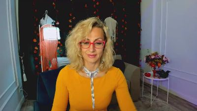 MuseOfStage live cam on Cam4