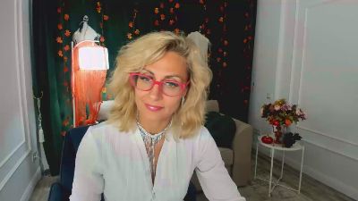 MuseOfStage live cam on Cam4