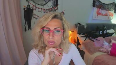 MuseOfStage live cam on Cam4
