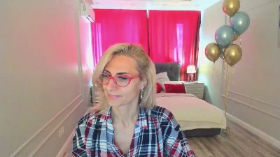 MuseOfStage live cam on Cam4