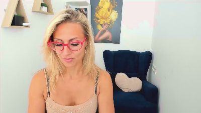 MuseOfStage live cam on Cam4