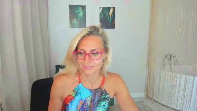 MuseOfStage live cam on Cam4