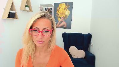 MuseOfStage live cam on Cam4