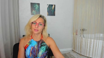 MuseOfStage live cam on Cam4