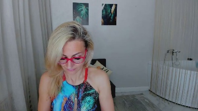 MuseOfStage live cam on Cam4