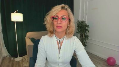 MuseOfStage live cam on Cam4