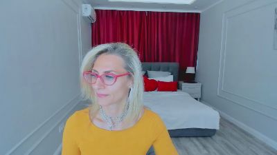 MuseOfStage live cam on Cam4