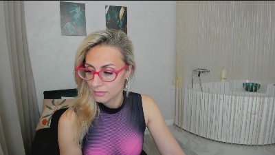 MuseOfStage live cam on Cam4