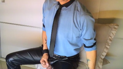 MxLeatherMorbo live cam on Cam4