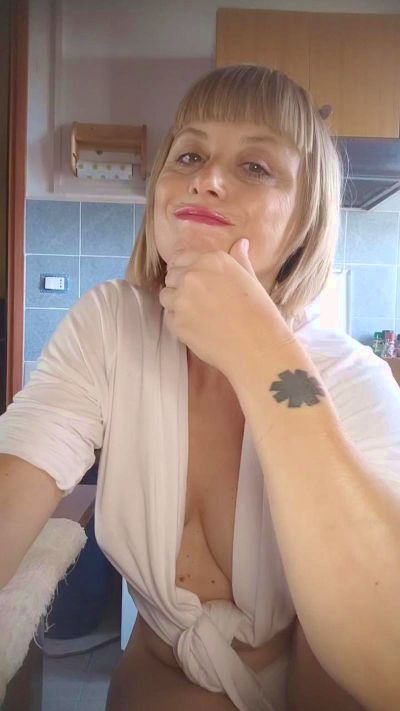 MySweetcam69 live cam on Cam4
