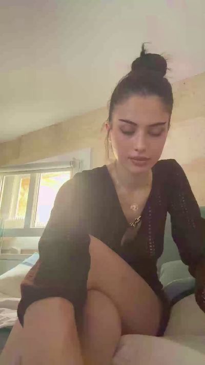Myamore1 live cam on Cam4
