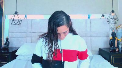 Mykaela_dancee live cam on Cam4