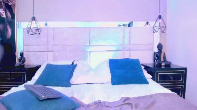 Mykaela_dancee live cam on Cam4