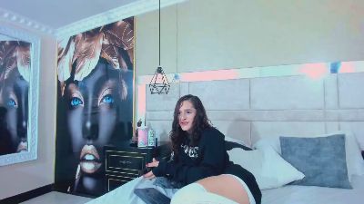 Mykaela_dancee live cam on Cam4