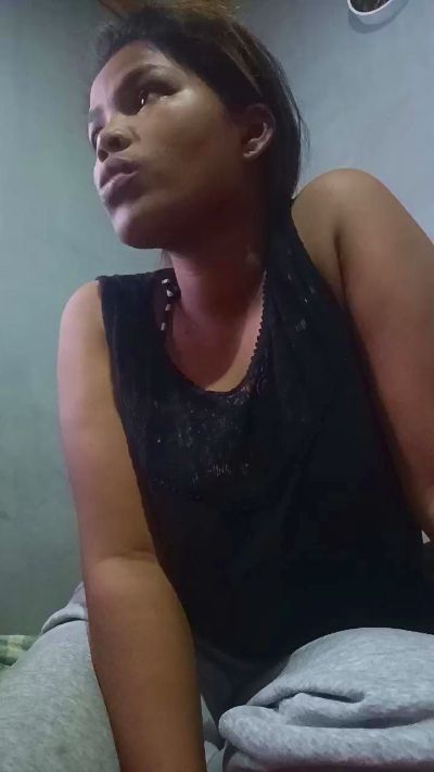 Mylah live cam on Cam4