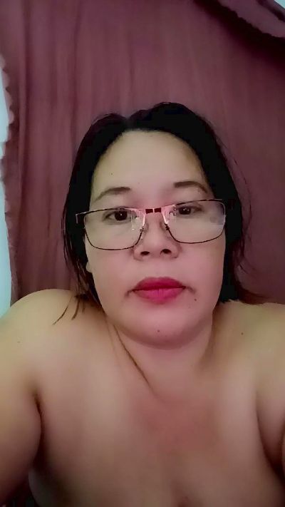 Mystica40 live cam on Cam4