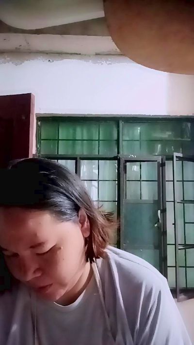 Mystica40 live cam on Cam4
