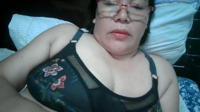 Mystica40 live cam on Cam4