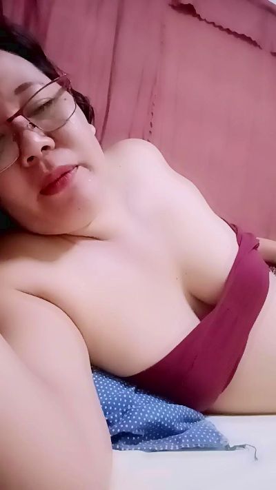 Mystica40 live cam on Cam4