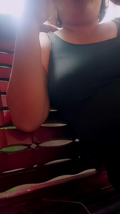 Mystica40 live cam on Cam4