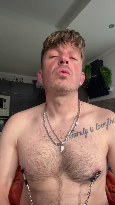 Mysticboy live cam on Cam4