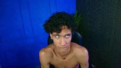 NEOSLY_7 live cam on Cam4
