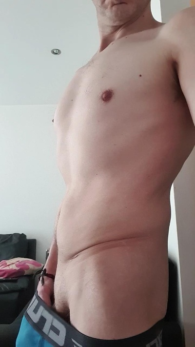NICEdan85 live cam on Cam4