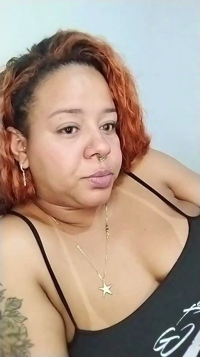 NIKA_EBONY live cam on Cam4