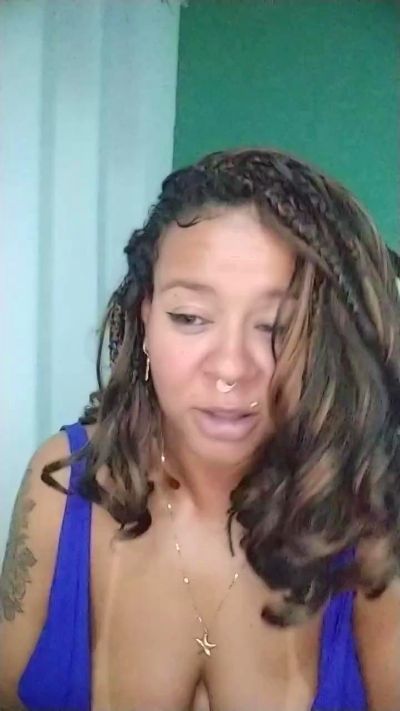 NIKA_EBONY live cam on Cam4