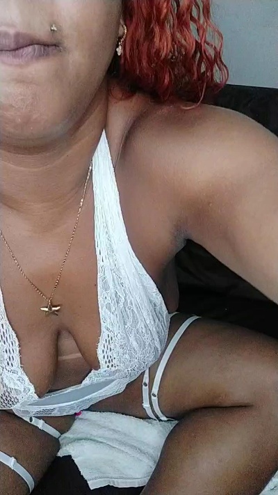 NIKA_EBONY live cam on Cam4