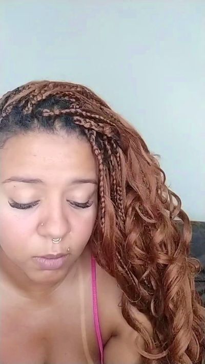 NIKA_EBONY live cam on Cam4
