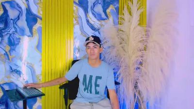 NIO_KLOUDS live cam on Cam4